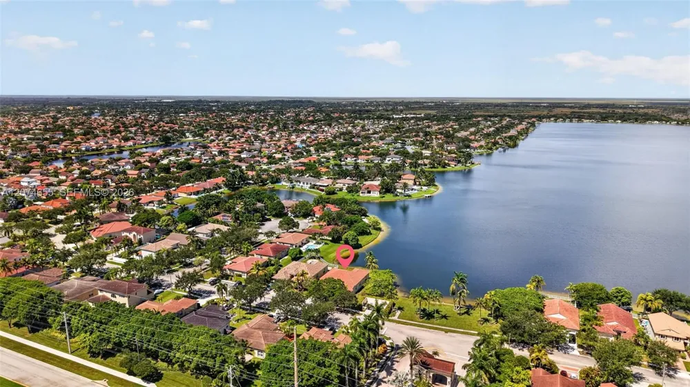 2342 NW 184th Ter Pembroke Pines, FL 33029