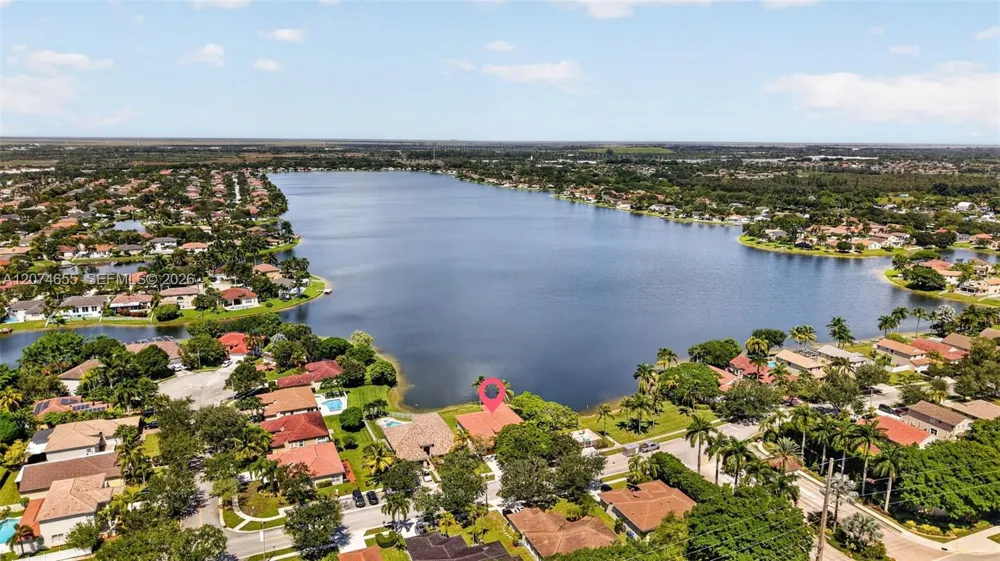 2342 NW 184th Ter Pembroke Pines, FL 33029