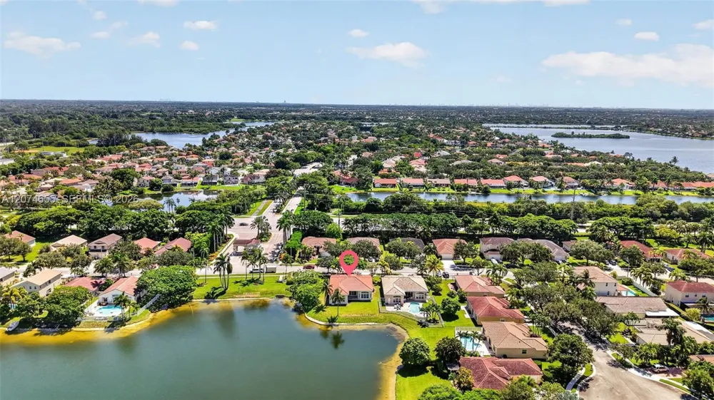 2342 NW 184th Ter Pembroke Pines, FL 33029