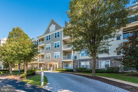 2500 WATERSIDE DRIVE #304