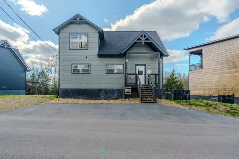 2053 Eagle Feather Dr