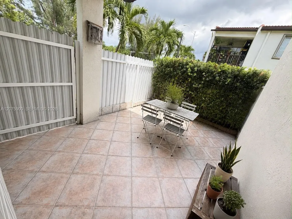 1195 NW 125th Ct #101 Miami, FL 33182