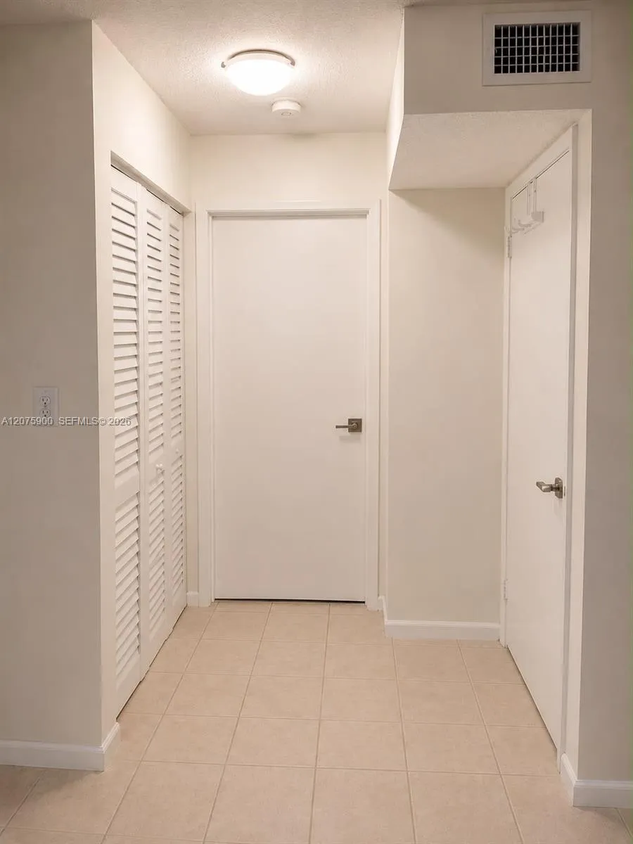 1195 NW 125th Ct #101 Miami, FL 33182