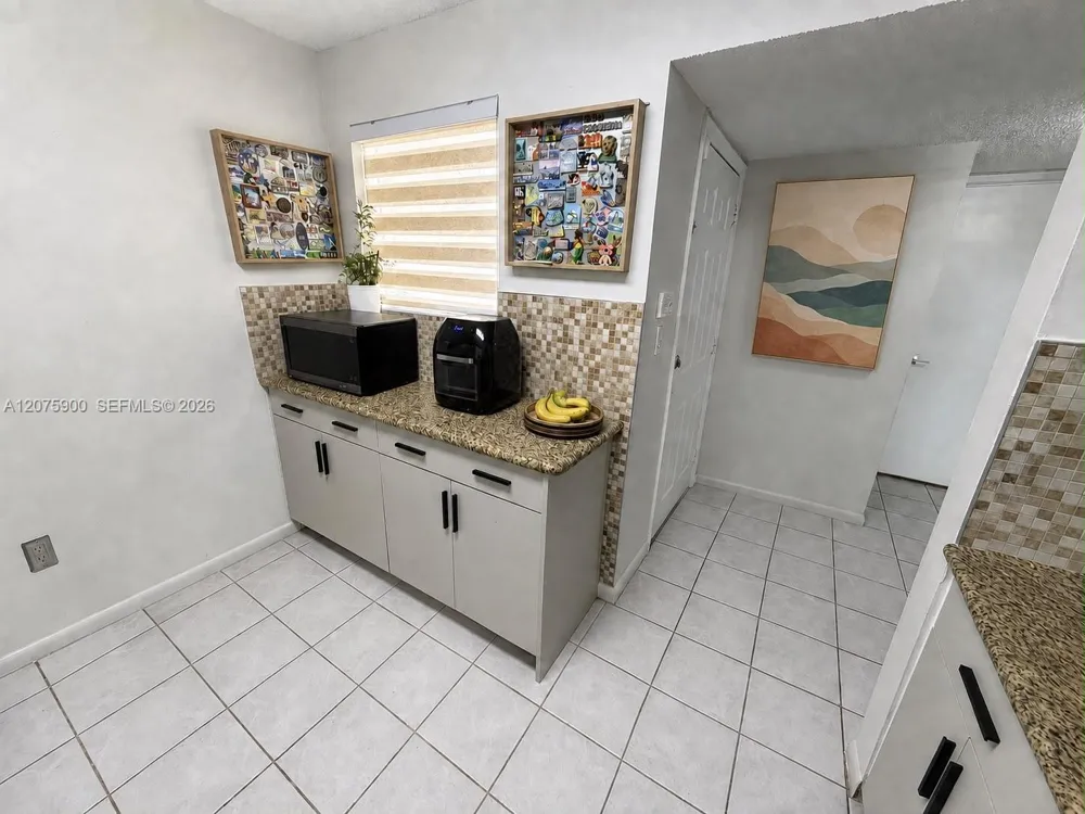 1195 NW 125th Ct #101 Miami, FL 33182