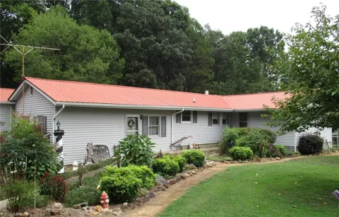 6679 Lackey Road