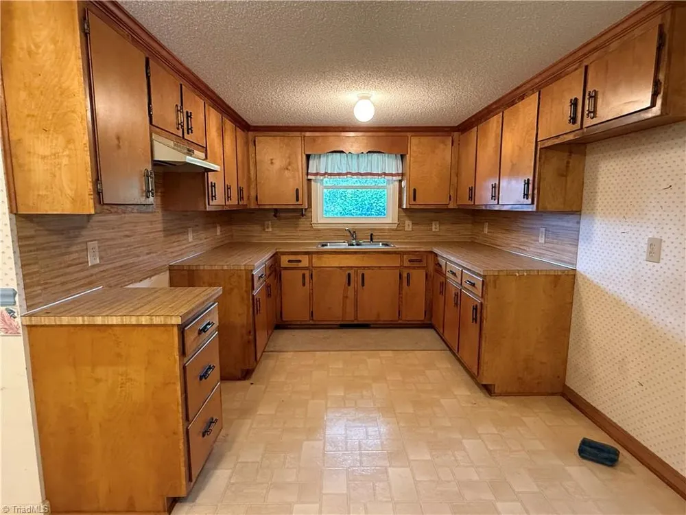 6679 Lackey Road Staley, NC 27355