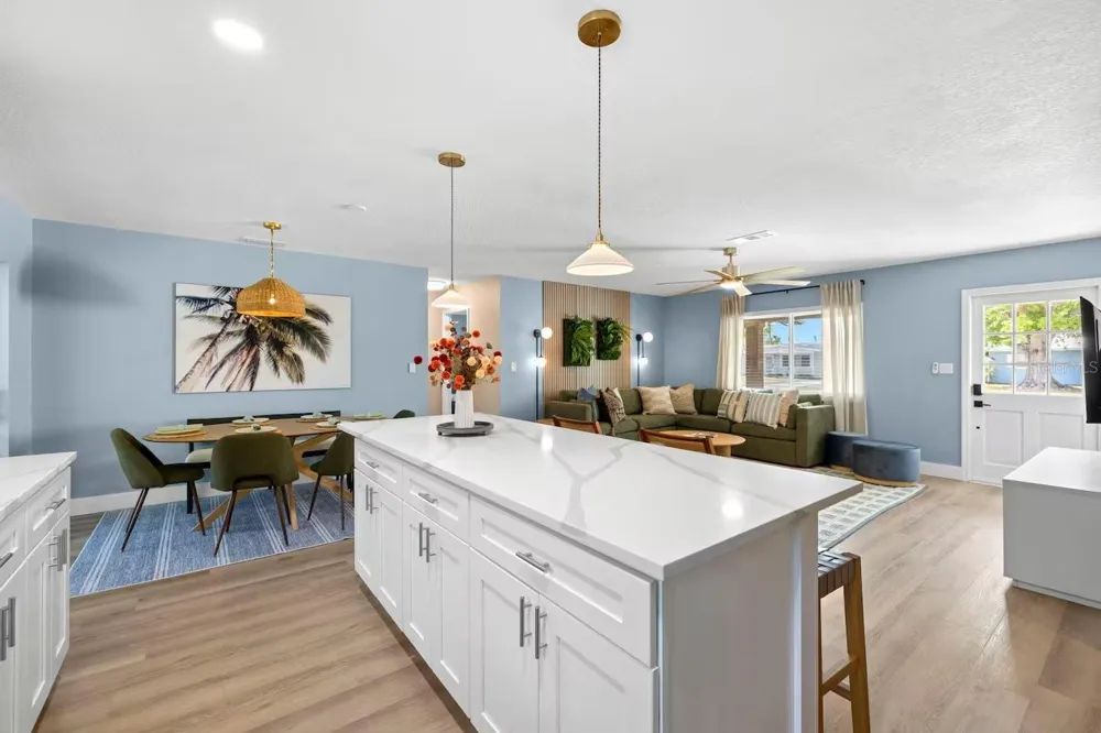 2902 23RD AVENUE W Bradenton, FL 34205