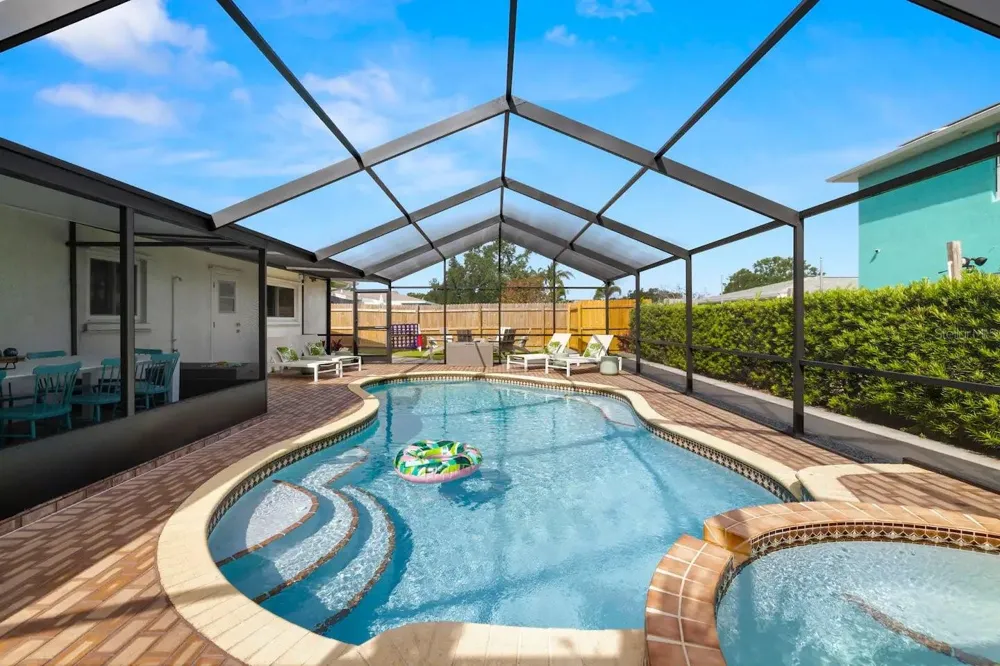 2902 23RD AVENUE W Bradenton, FL 34205
