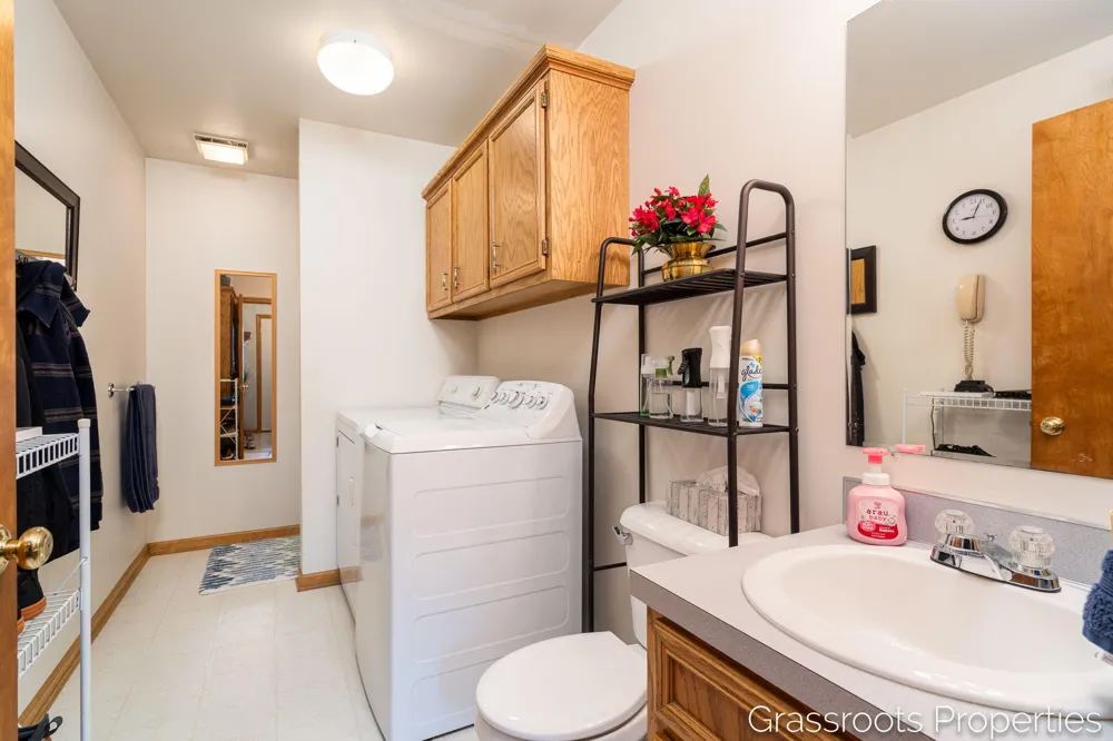 11328 56th Avenue Allendale, MI 49401