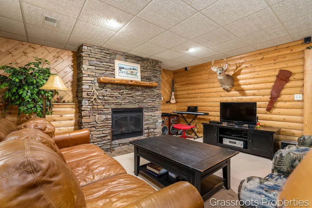 11328 56th Avenue Allendale, MI 49401