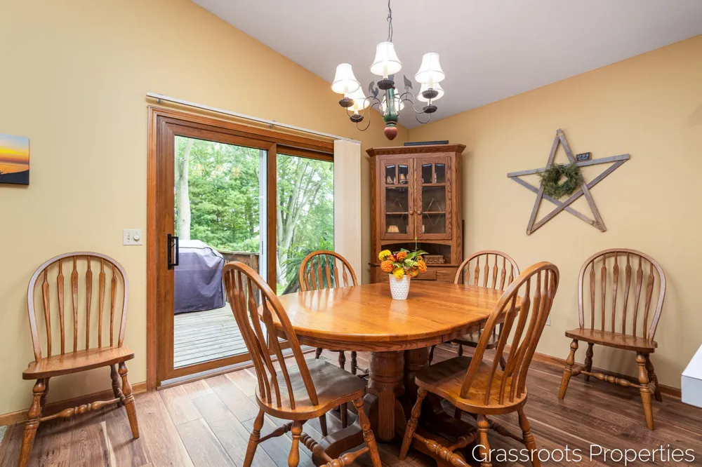 11328 56th Avenue Allendale, MI 49401