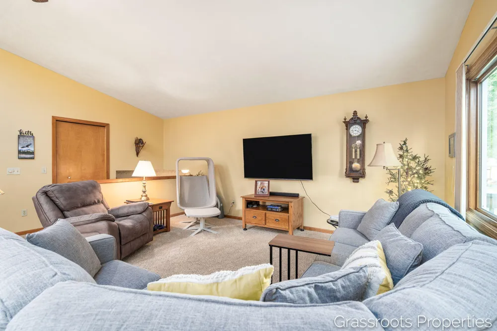11328 56th Avenue Allendale, MI 49401