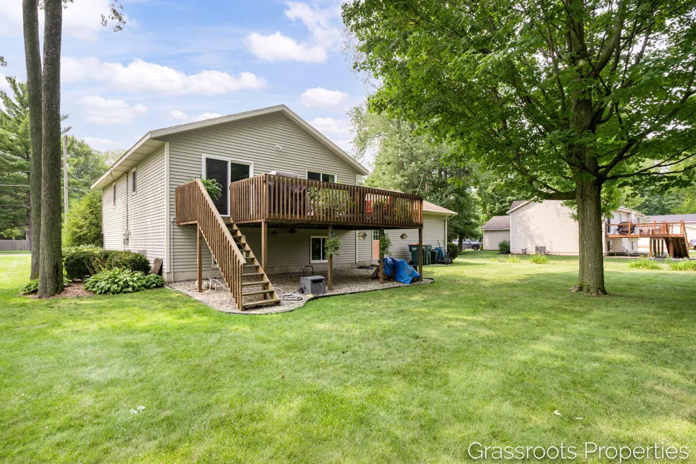 11328 56th Avenue Allendale, MI 49401