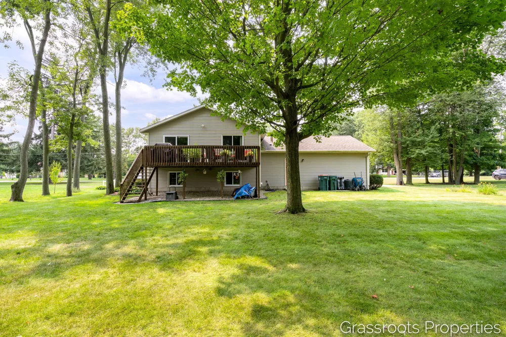 11328 56th Avenue Allendale, MI 49401