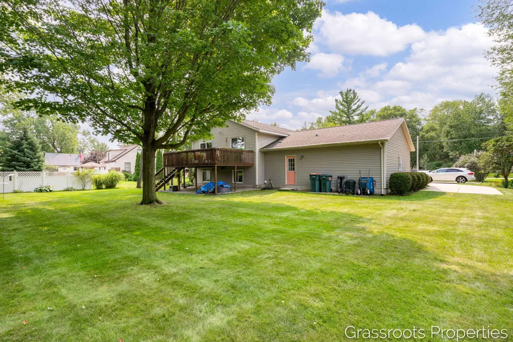 11328 56th Avenue Allendale, MI 49401