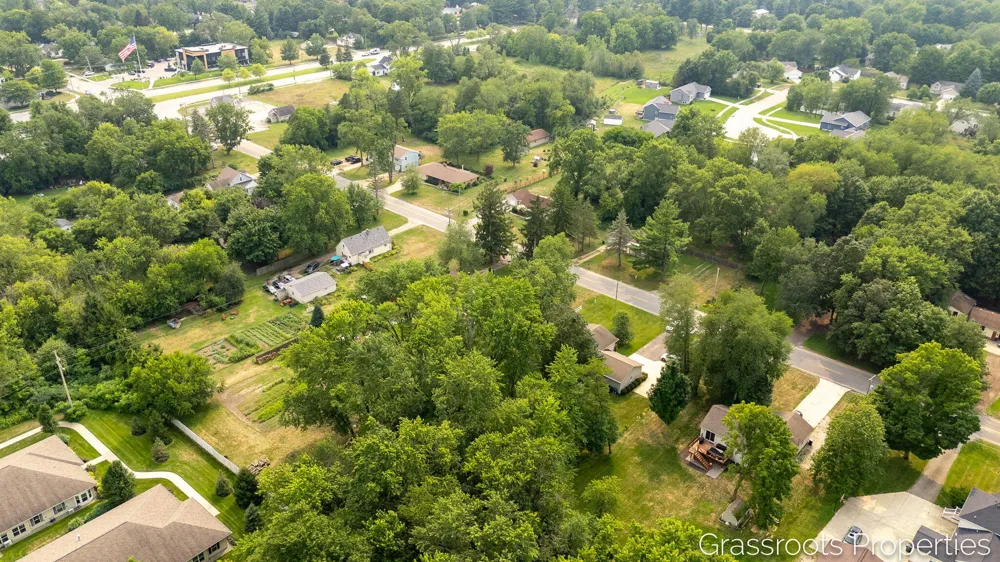 11328 56th Avenue Allendale, MI 49401