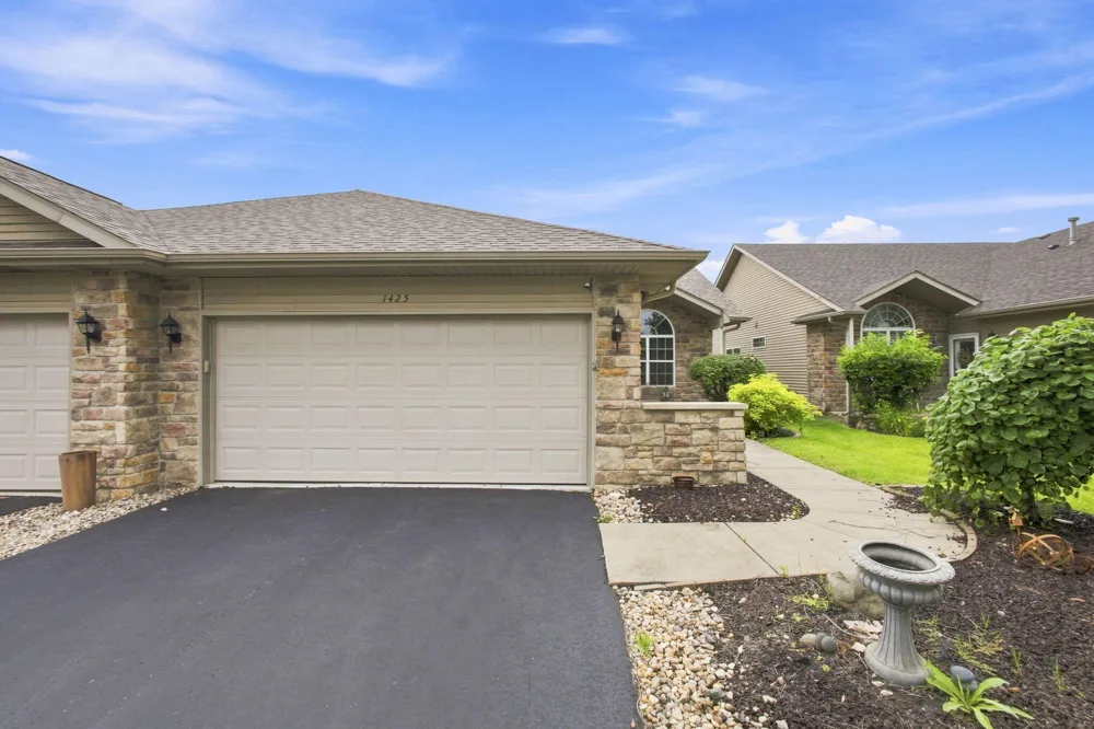 1425 Mybeck Place Crown Point, IN 46307