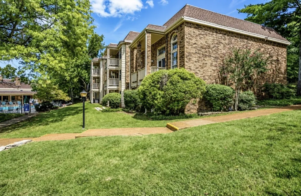 401 Bowling Ave #17 Nashville, TN 37205