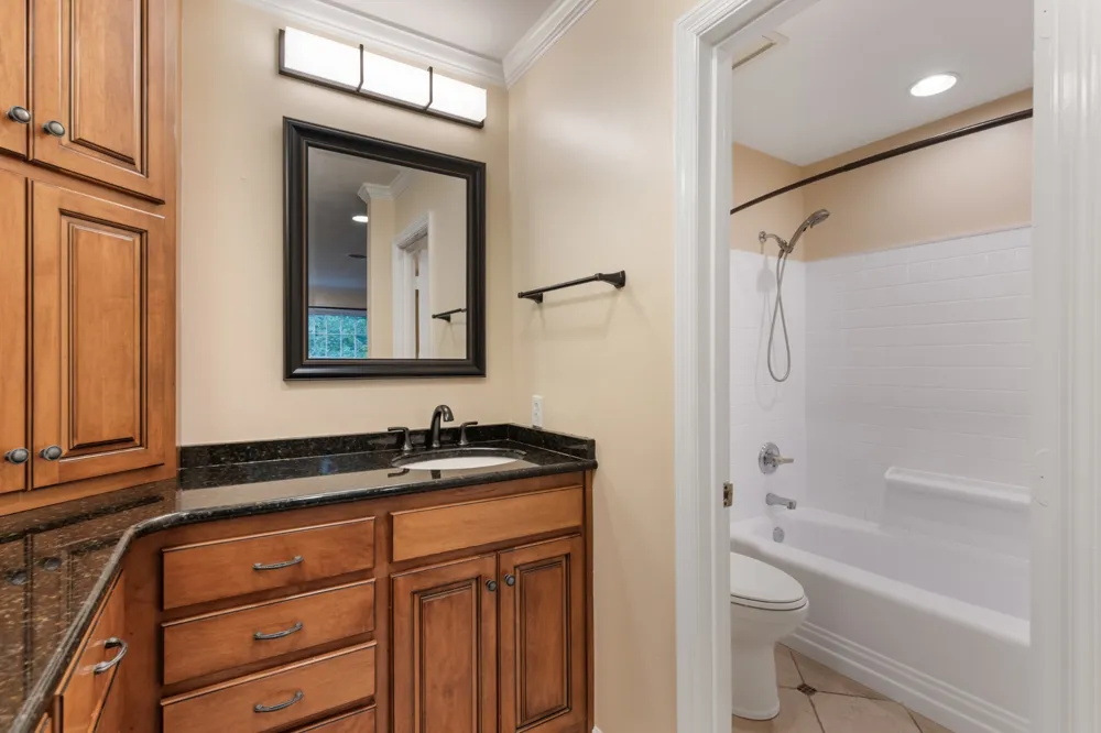 401 Bowling Ave #17 Nashville, TN 37205