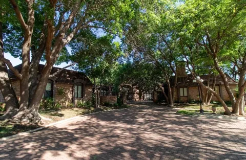 4 Quadrille Street