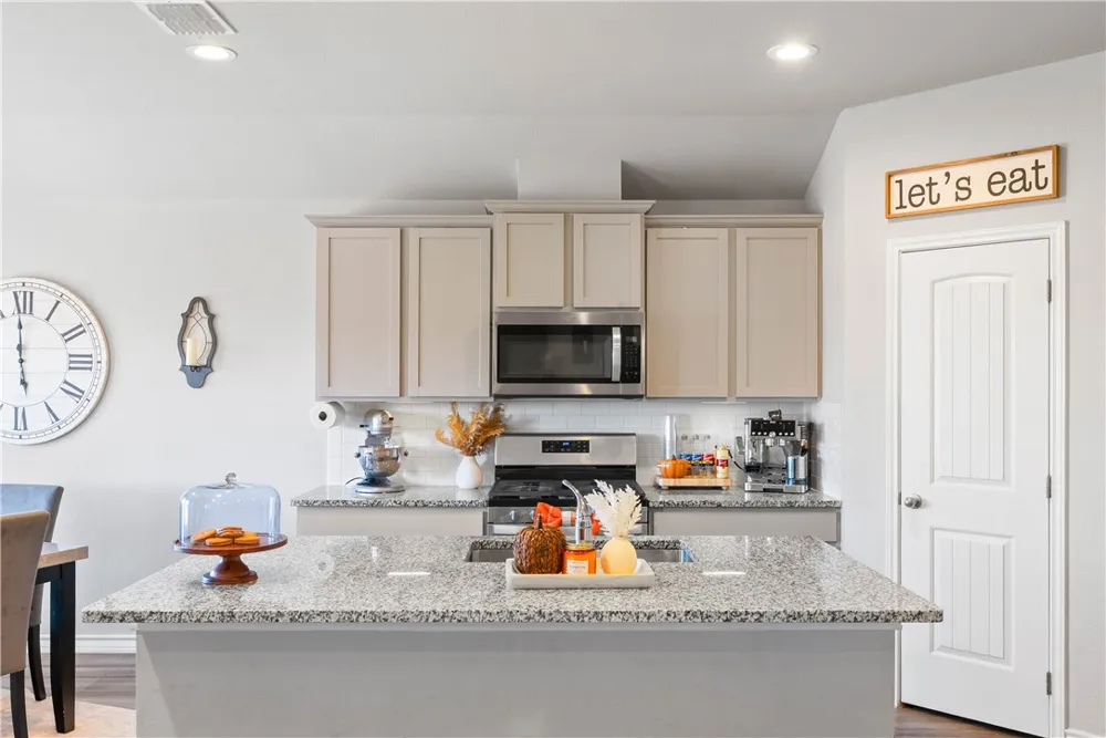108 Donegal Street Sinton, TX 78387