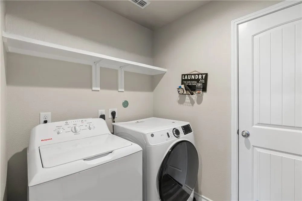 108 Donegal Street Sinton, TX 78387