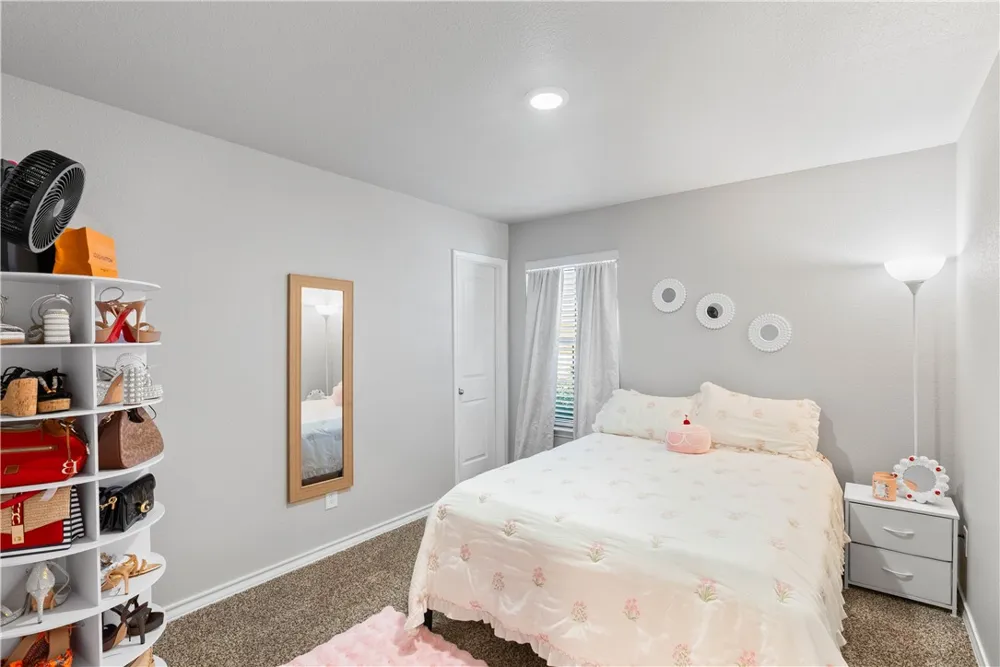 108 Donegal Street Sinton, TX 78387