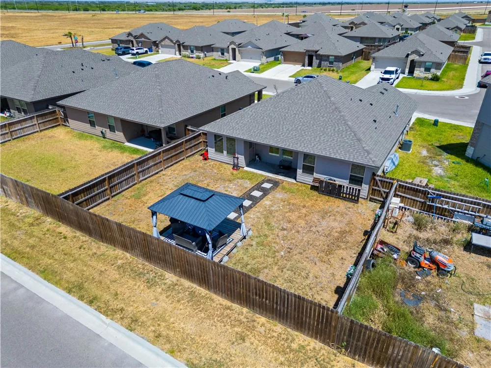 108 Donegal Street Sinton, TX 78387