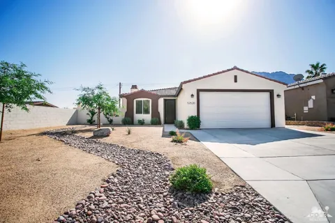 52520 Avenida Herrera