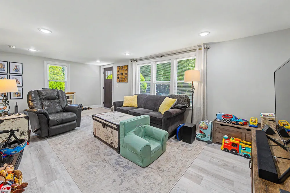 276 W Koch Ave Galloway Township, NJ 08205