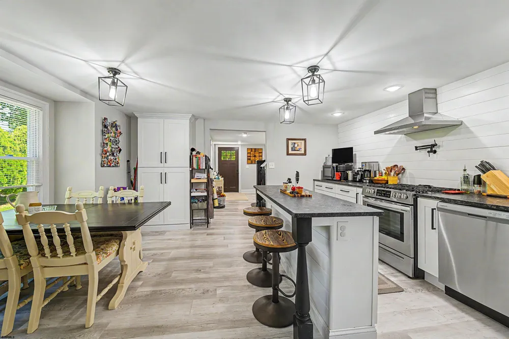 276 W Koch Ave Galloway Township, NJ 08205