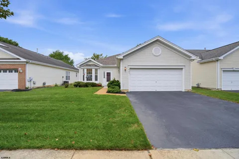 541 Newbury Ct
