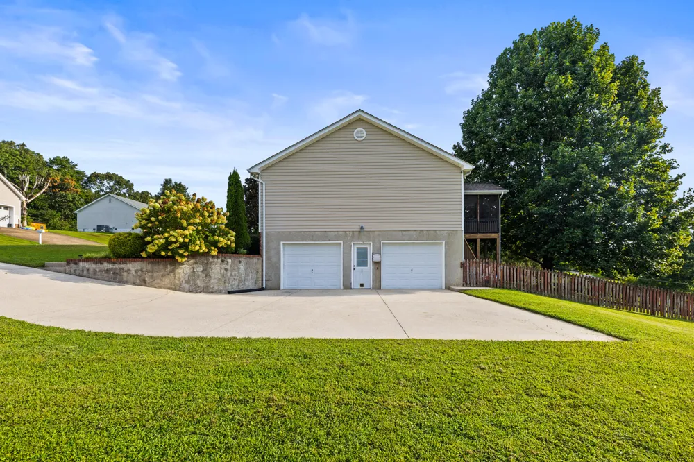 8916 Wings Way Hixson, TN 37343