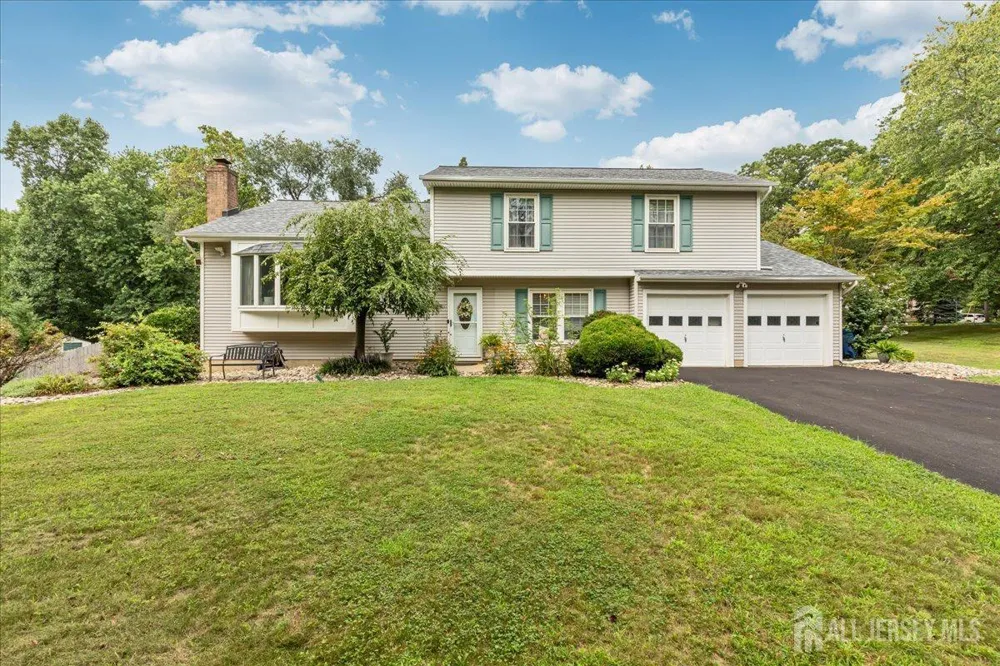 102 Fawn Drive Old Bridge, NJ 07747