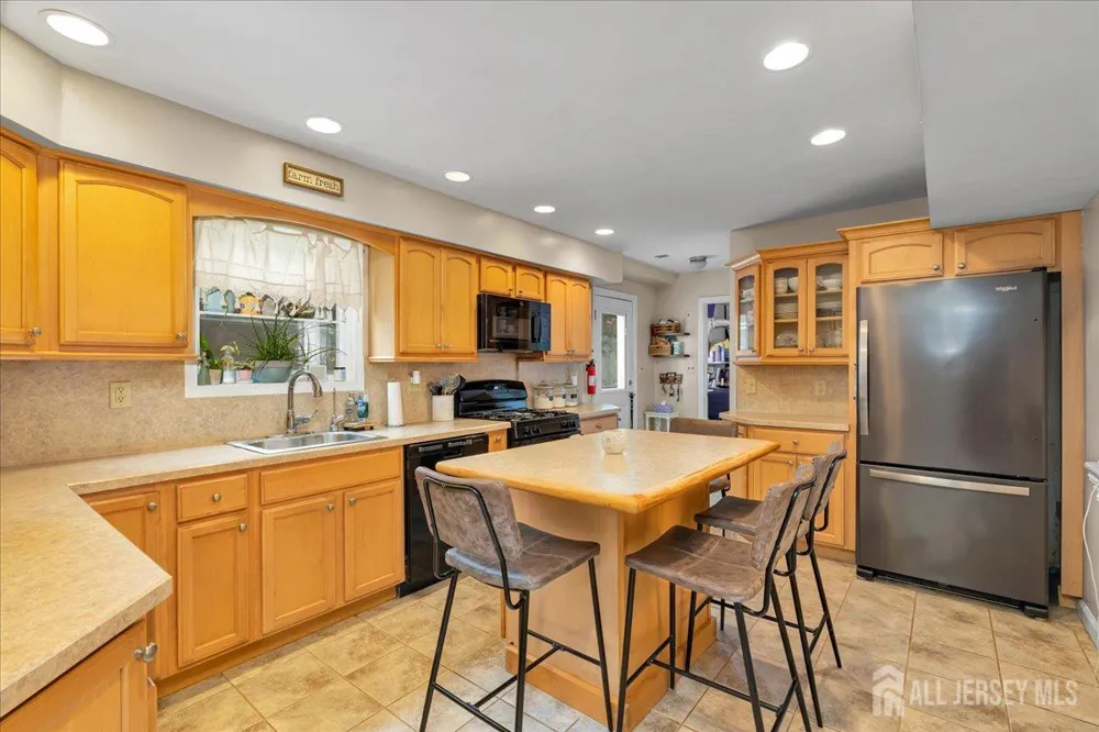 102 Fawn Drive Old Bridge, NJ 07747