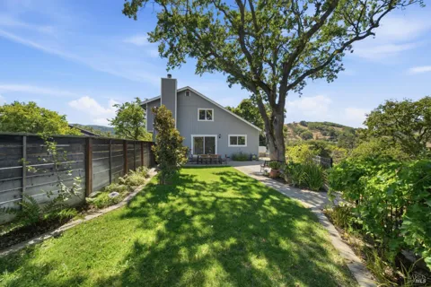 13 Sutro Court