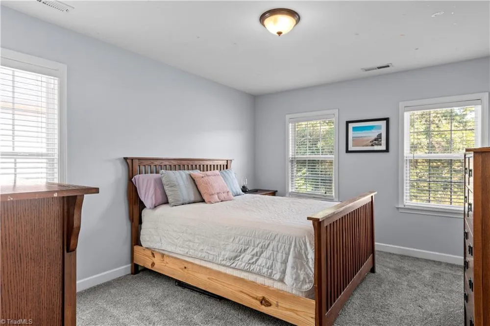 5356 Graycliff Lane Clemmons, NC 27012