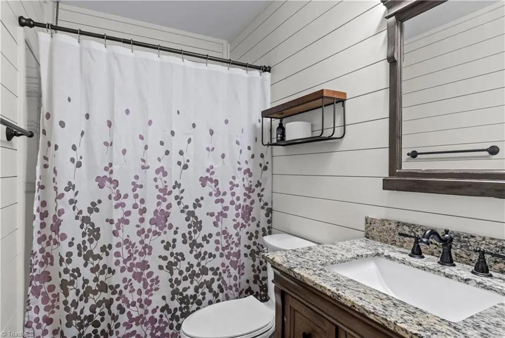 5356 Graycliff Lane Clemmons, NC 27012