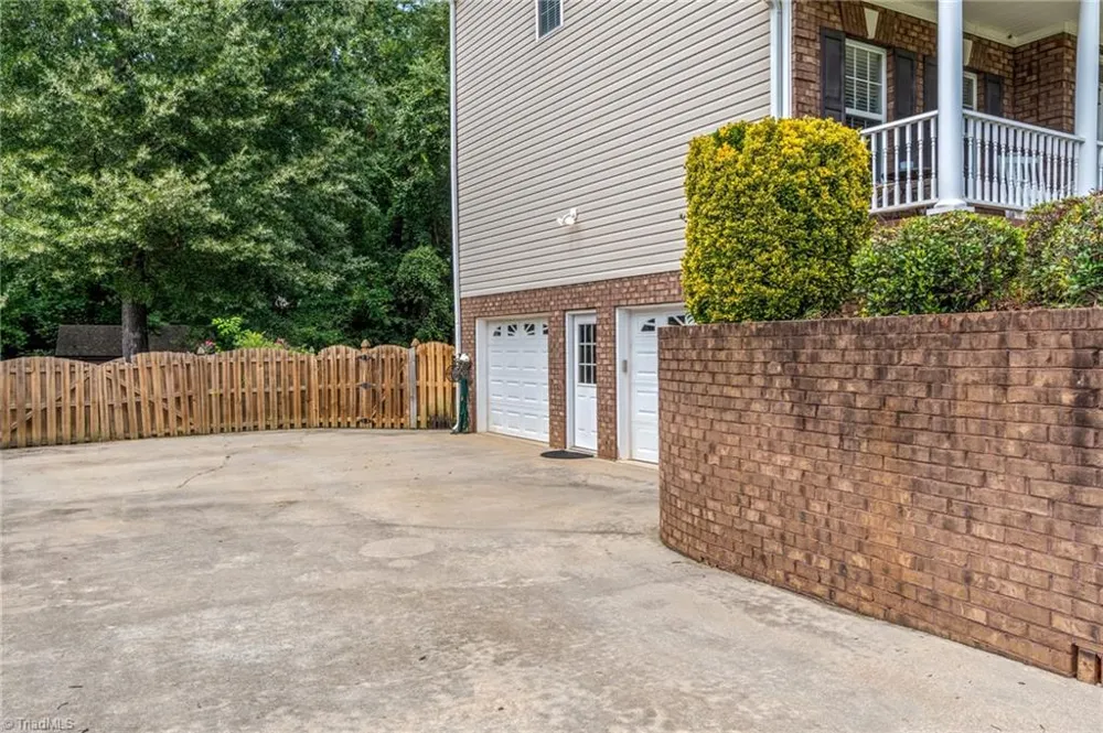 5356 Graycliff Lane Clemmons, NC 27012