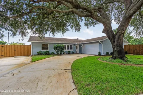 2105 Clay Circle