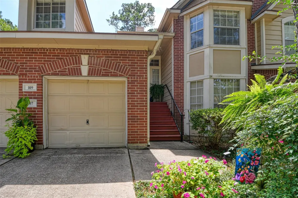 109 Avonlea The Woodlands, TX 77382