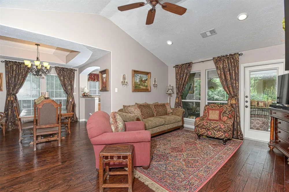 109 Avonlea The Woodlands, TX 77382