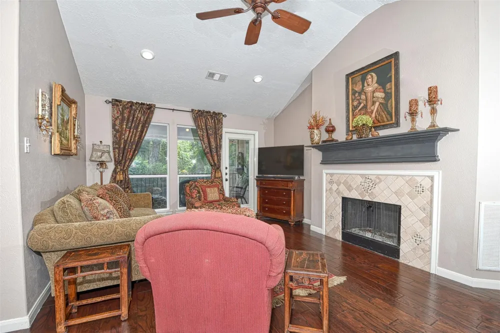 109 Avonlea The Woodlands, TX 77382