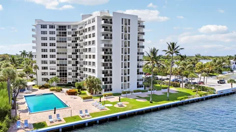 2800 FLAGLER DRIVE #413