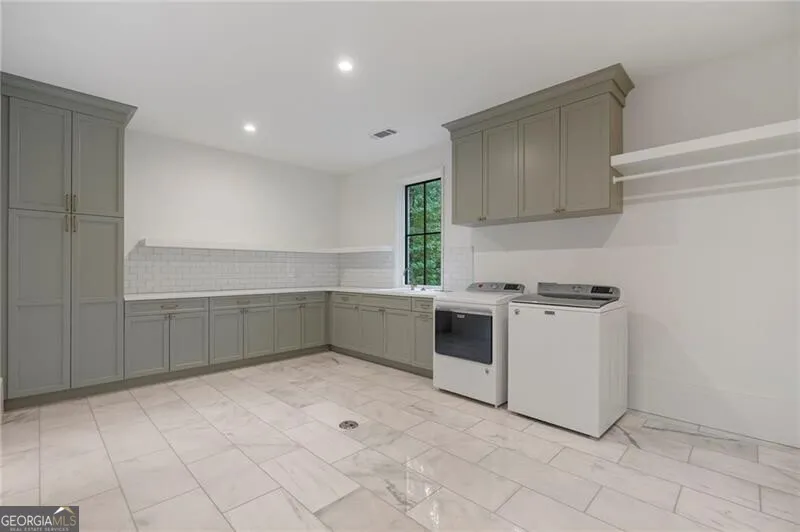 4847 Lake Forrest DR Sandy Springs, GA 30342