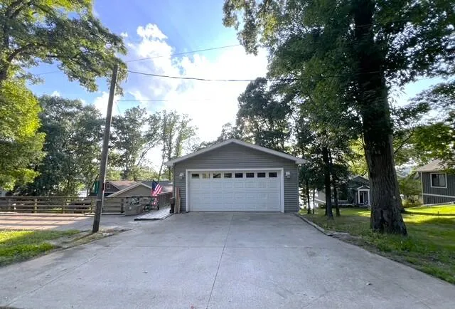 58310 E Clear Lake Road Fabius Township, MI 49093