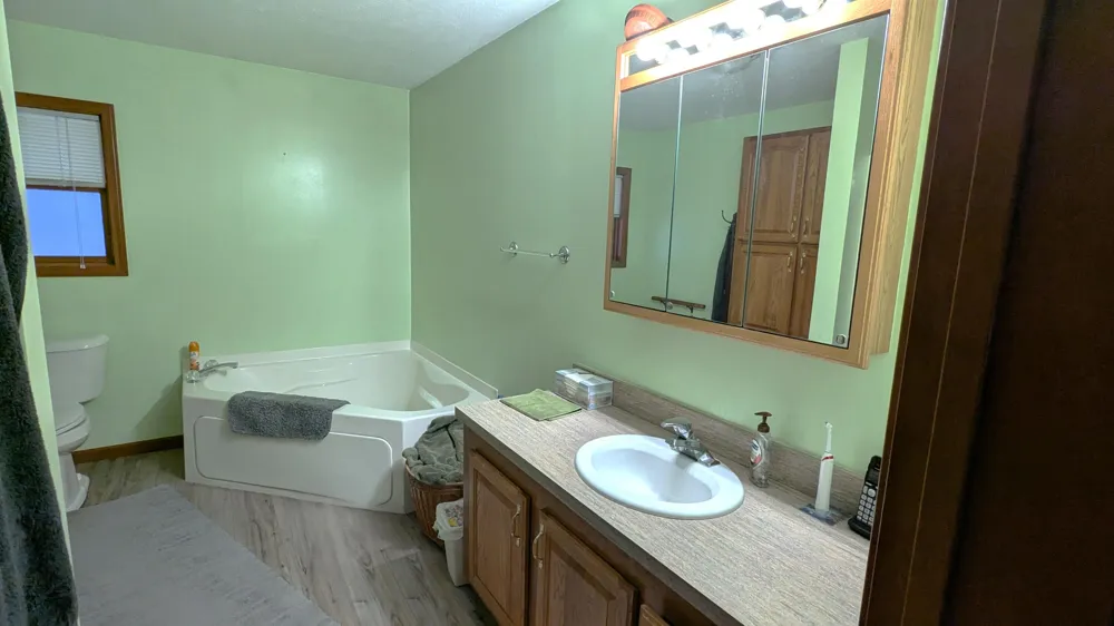 58310 E Clear Lake Road Fabius Township, MI 49093