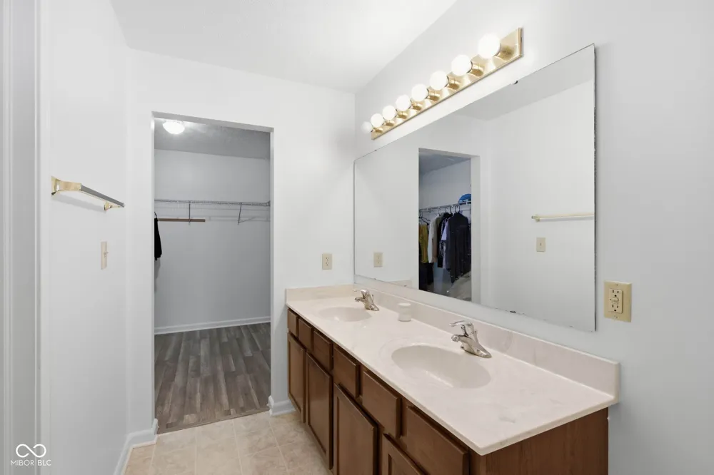 5416 Himalayan Drive Indianapolis, IN 46239