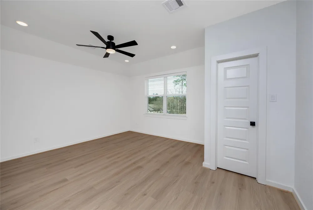 1993 Longmire Villas Court Conroe, TX 77304