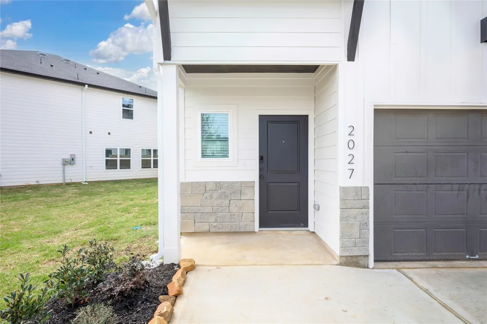 1993 Longmire Villas Court Conroe, TX 77304